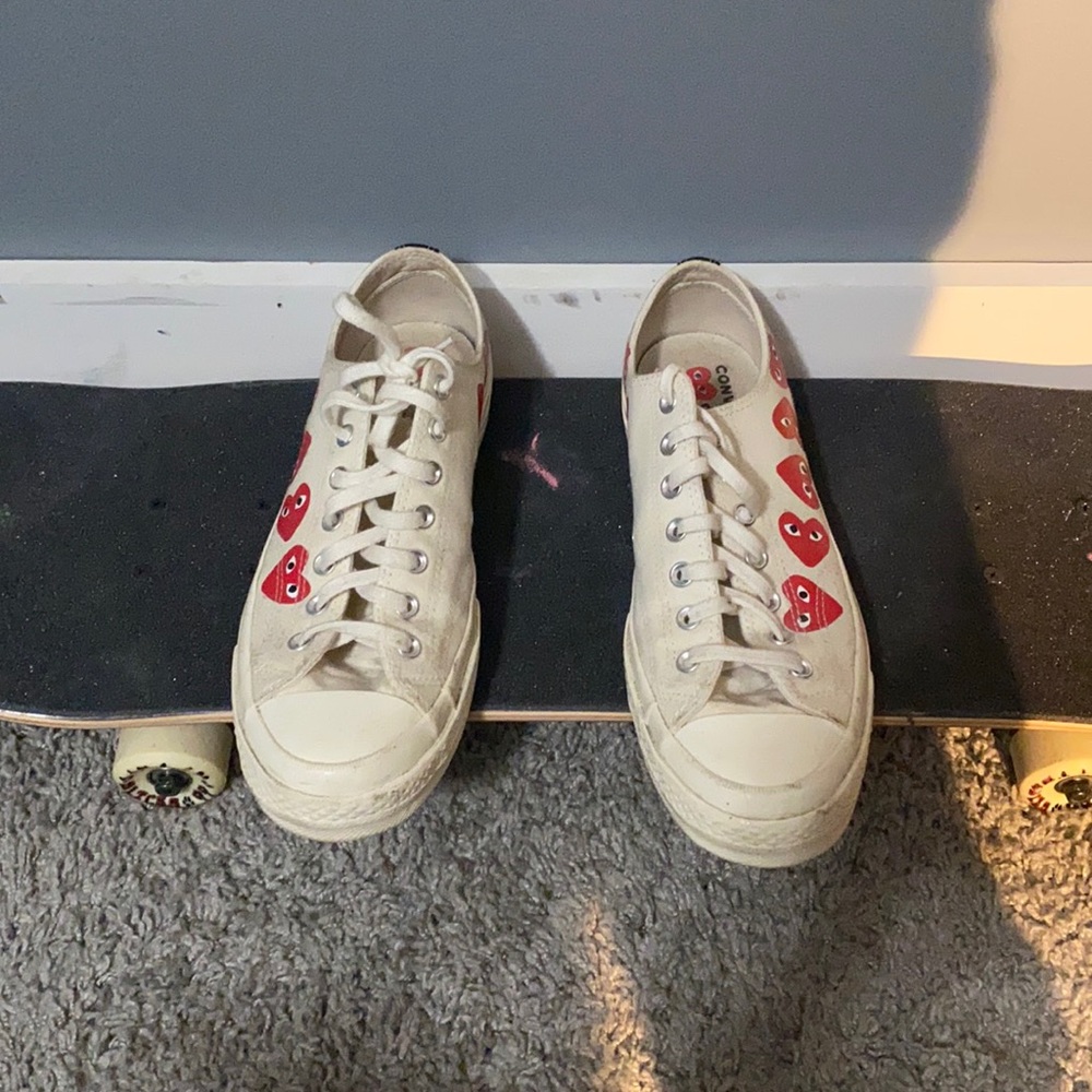 converse heart shoes